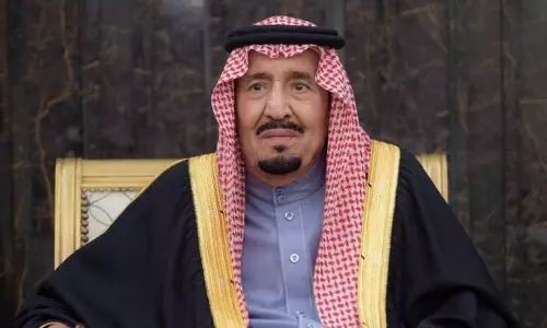 സൽമാൻ രാജാവിന്റെ അതിഥികളായി ഉംറ നിർവഹിക്കാൻ അവസരം