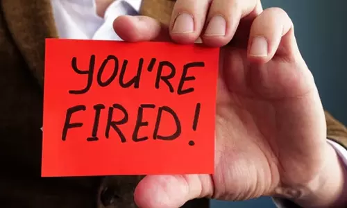 ഇറങ്ങിപ്പോ...; കമ്പനി മീറ്റിങ്ങിൽ പങ്കെടുത്തില്ല, ഒറ്റ മെസേജിൽ 99 ജീവനക്കാരെ പിരിച്ചുവിട്ട് സിഇഒ