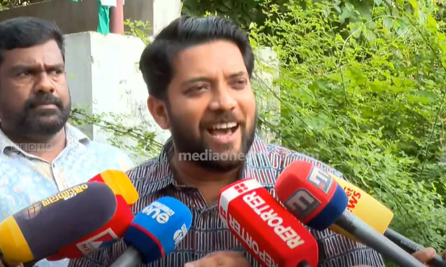 Shafi parambil compares CPM to chameleon Shafi parambil compares CPM to chameleon