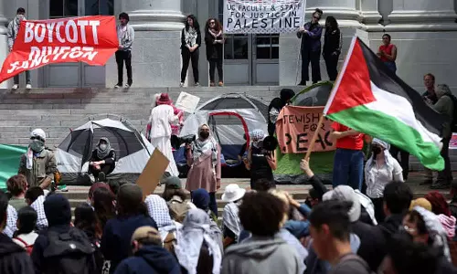 UC Berkeley advertises Lit course which praises Hamas as a revolutionary resistance force UC Berkeley advertises Lit course which praises Hamas as a revolutionary resistance force