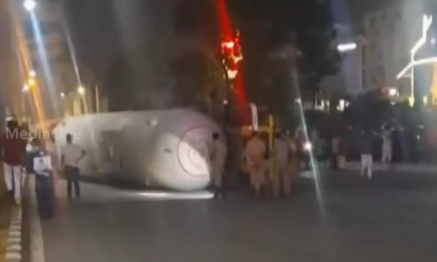 എറണാകുളം കളമശേരിയിൽ ടാങ്കർ ലോറി മറിഞ്ഞു