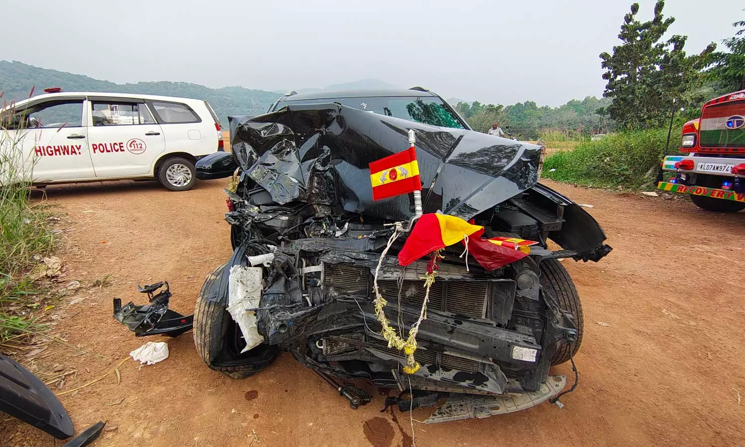 കൊല്ലം തെന്മലയില് ശബരിമല തീർഥാടകരുടെ കാർ ലോറിയുമായി കൂട്ടിയിടിച്ച് അപകടം കൊല്ലം തെന്മലയില് ശബരിമല തീർഥാടകരുടെ കാർ ലോറിയുമായി കൂട്ടിയിടിച്ച് അപകടം