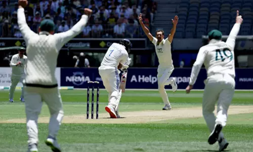 പെര്‍ത്തില്‍ തകര്‍ന്നടിഞ്ഞ് ഇന്ത്യ; 150ന് ഓള്‍ഔട്ട്