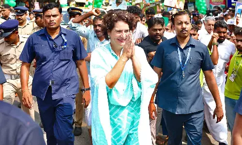 വയനാട്ടിൽ പ്രിയങ്ക ഗാന്ധിയുടെ ലീഡ് കുതിച്ചുയരുന്നു; ഒരു ലക്ഷം കടന്ന് ലീഡ്