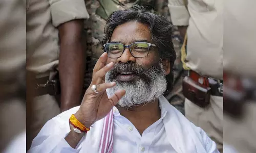 സടകുടഞ്ഞ് സോറൻ; ജാർഖണ്ഡിൽ കുതിച്ചുയർന്ന് ഇൻഡ്യാ സഖ്യം സടകുടഞ്ഞ് സോറൻ; ജാർഖണ്ഡിൽ കുതിച്ചുയർന്ന് ഇൻഡ്യാ സഖ്യം