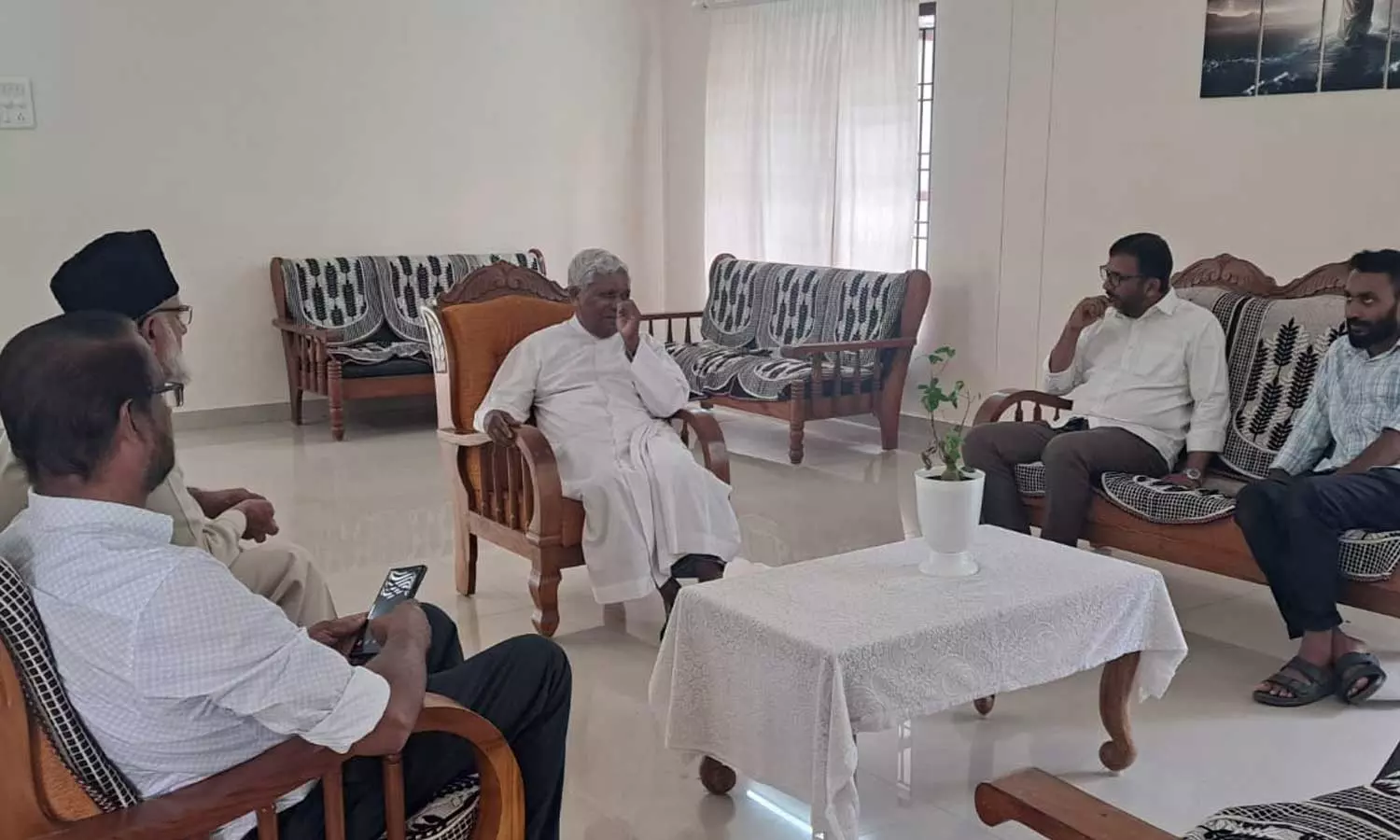 ജമാഅത്തെ ഇസ്ലാമി അമീർ പി. മുജീബുറഹ്മാൻ ഡോ. സൂസൈപാക്യത്തെ സന്ദർശിച്ചു ജമാഅത്തെ ഇസ്ലാമി അമീർ പി. മുജീബുറഹ്മാൻ ഡോ. സൂസൈപാക്യത്തെ സന്ദർശിച്ചു