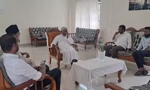 ജമാഅത്തെ ഇസ്‌ലാമി അമീർ പി. മുജീബുറഹ്മാൻ ഡോ. സൂസൈപാക്യത്തെ സന്ദർശിച്ചു