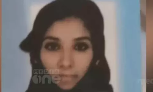 കോഴിക്കോട് യുവതിയെ ലോഡ്ജിൽ മരിച്ചനിലയിൽ കണ്ടെത്തി