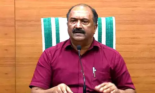 ക്ഷേമ പെൻഷൻ വാങ്ങുന്ന സർക്കാർ ഉദ്യോഗസ്ഥർക്കെതിരെ നിയമ നടപടിയെന്ന് ധനമന്ത്രി