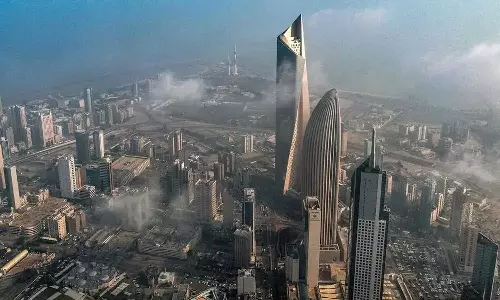 ശക്തമായ തണുപ്പിൽ കിടുകിടാ വിറച്ച് കുവൈത്ത്