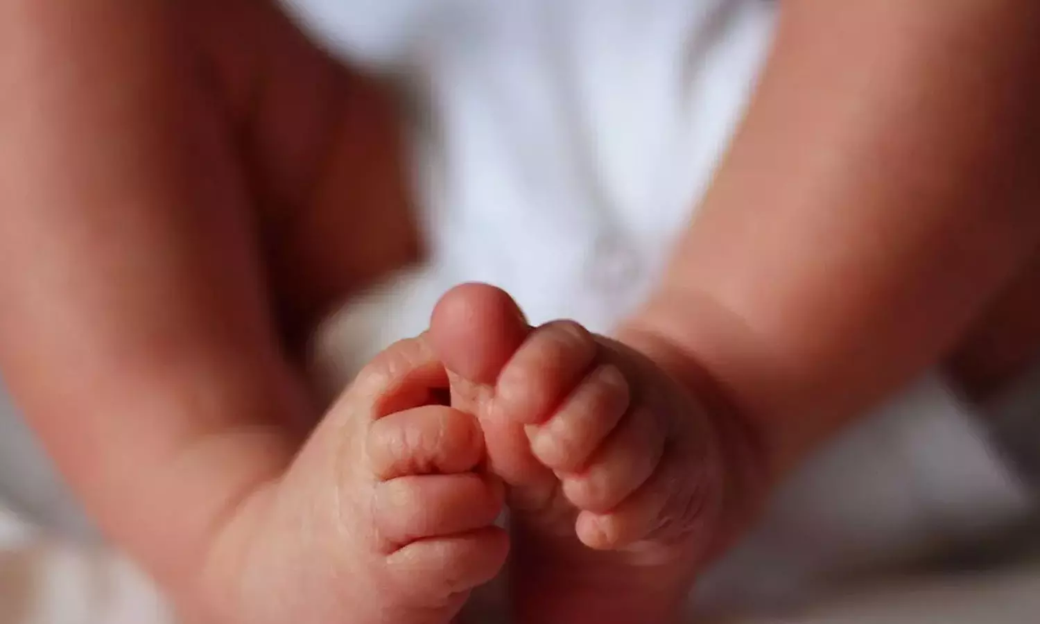 ആലപ്പുഴയിലെ ഗർഭസ്ഥ ശിശുവിന്റെ വൈകല്യം; സ്വകാര്യ ലാബുകളുടെ ലൈസൻസ് റദ്ദാക്കി