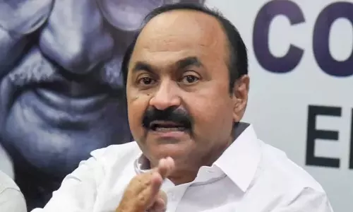 സത്യസന്ധരായ ഉദ്യോഗസ്ഥരും സംശയനിഴലിലായി;   സർവീസിലിരുന്ന് സുരക്ഷാ പെൻഷൻ കൈപ്പറ്റിയവരുടെ പേര് പുറത്തുവിടണം; വി.ഡി സതീശൻ