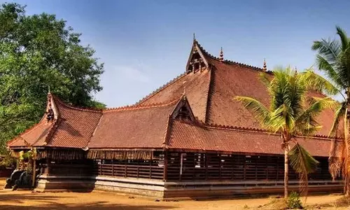 കലാമണ്ഡലത്തിലെ കൂട്ടപ്പിരിച്ചുവിടൽ; ഉത്തരവ് റദ്ദാക്കാനൊരുങ്ങി സാംസ്‌കാരിക വകുപ്പ്