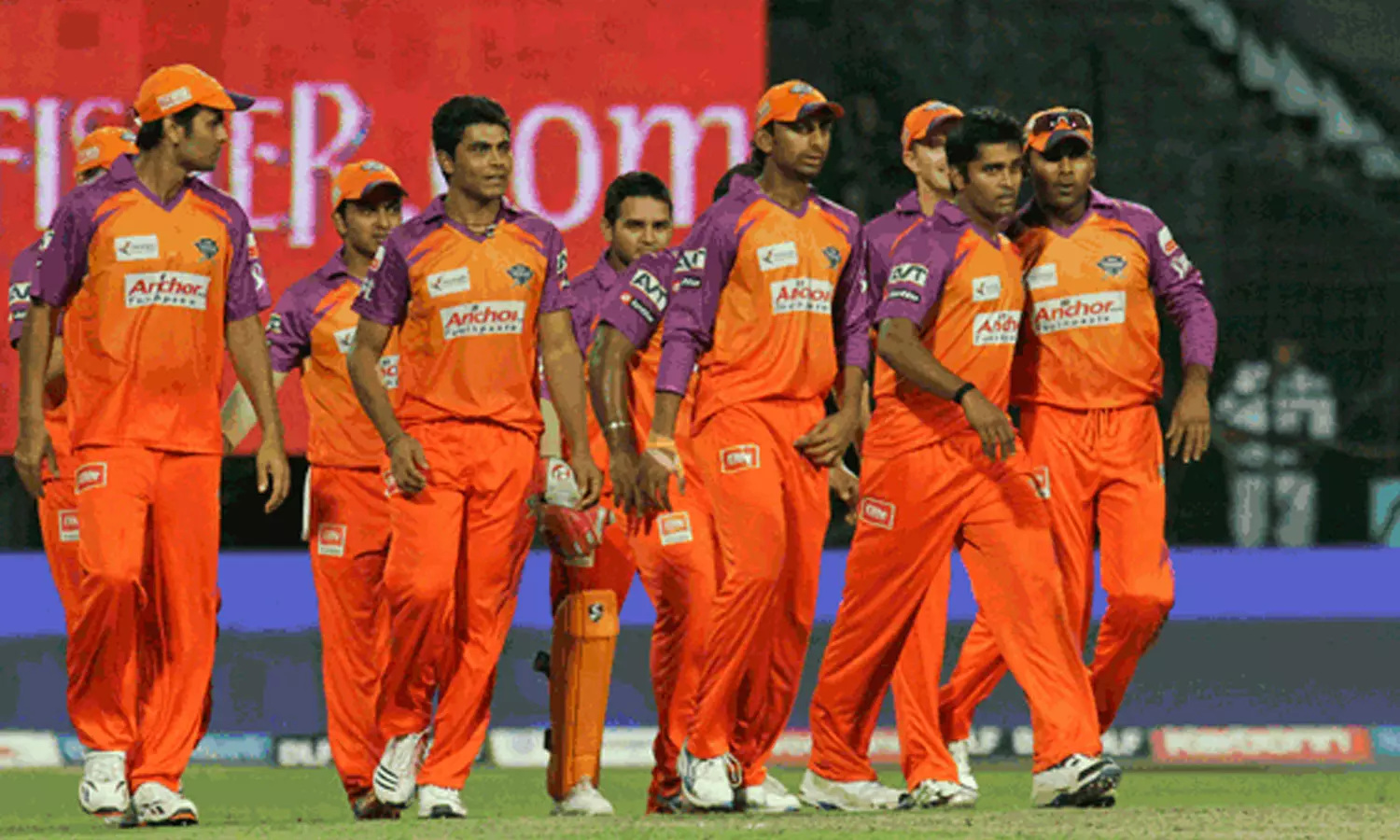 മക്കല്ലം മുതല്‍ സ്മിത് വരെ; കേരളം ഐ.പി.എല്‍ കളിച്ച കാലം