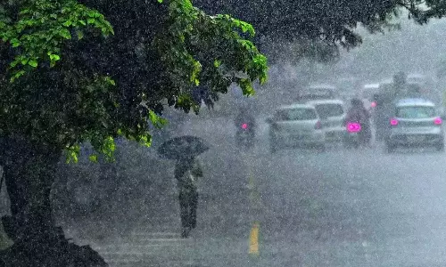 കനത്ത മഴ: കാസർകോട്, തൃശൂർ, മലപ്പുറം, ആലപ്പുഴ ജില്ലകളിൽ നാളെ വിദ്യാഭ്യാസ സ്ഥാപനങ്ങൾക്ക് അവധി