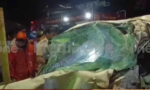 ആലപ്പുഴയിൽ കാറും കെഎസ്ആർടിസി ബസും കൂട്ടിയിടിച്ച് അപകടം; അഞ്ചുപേർ മരിച്ചു