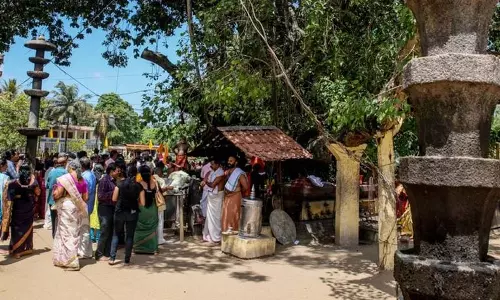 ഓച്ചിറ പരബ്രഹ്മ ക്ഷേത്രത്തിന്റെ അഡ്മിനിസ്ട്രേറ്ററായി ജസ്റ്റിസ് കെ.രാമകൃഷ്ണനെ നിയമിച്ച് സുപ്രിംകോടതി