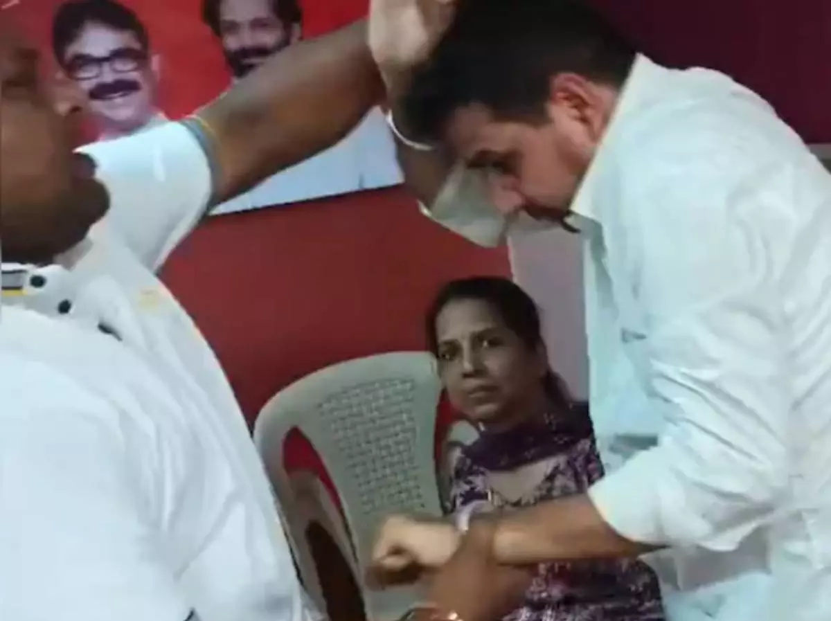 Mumbai shopkeeper tells Marathi-speaking woman Mumbai shopkeeper tells Marathi-speaking woman