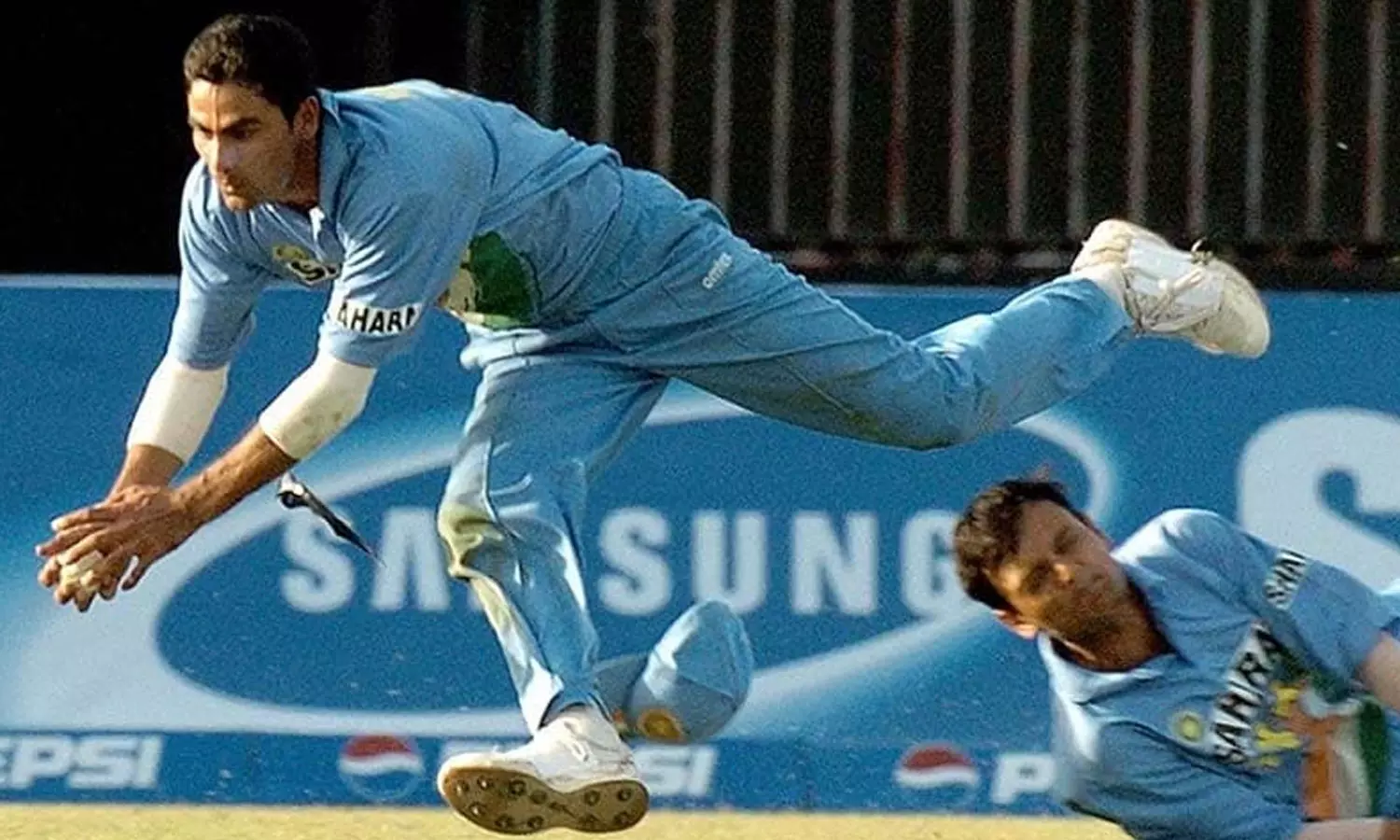 പാകിസ്താന് ജയിച്ചെന്ന് കരുതിയ മത്സരത്തെ കൈവെള്ളയിലാക്കിയ കൈഫ് പാകിസ്താന് ജയിച്ചെന്ന് കരുതിയ മത്സരത്തെ കൈവെള്ളയിലാക്കിയ കൈഫ്