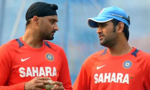 dhoni-harbhajan