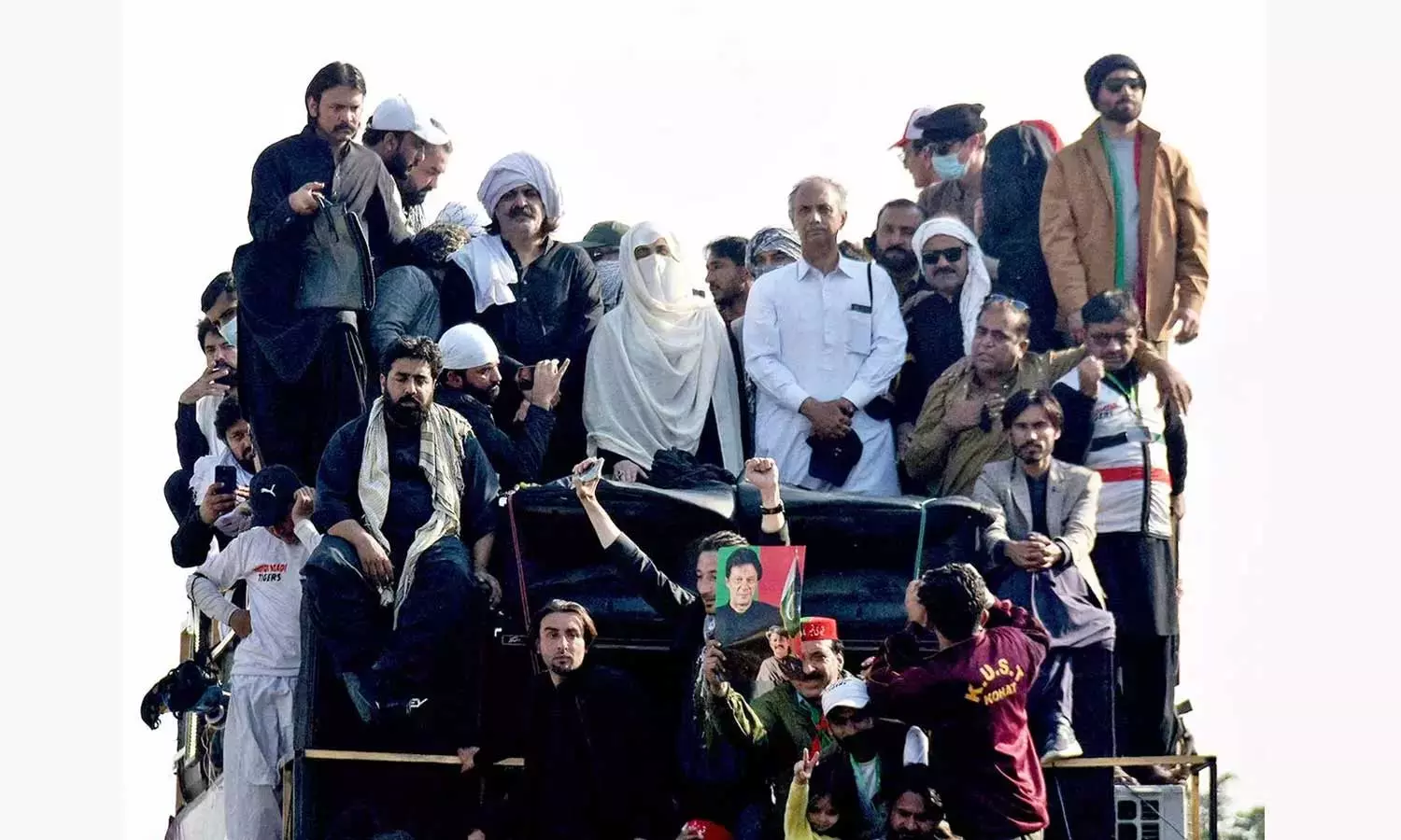 അഴിമതി കേസ്; മുൻ പ്രധാനമന്ത്രി ഇമ്രാൻ ഖാന്റെ ഭാര്യക്കെതിരെ അറസ്റ്റ് വാറണ്ടുമായി പാക്കിസ്താൻ കോടതി