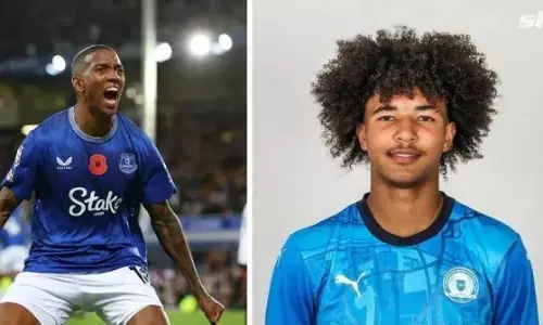 ‘നിന്റെ അച്ഛനാടാ പറയുന്നത്.. ഗോളടിക്കരുത്’; എഫ്.എ കപ്പിൽ അച്ഛൻ-മകൻ പോരാട്ടം വരുന്നു