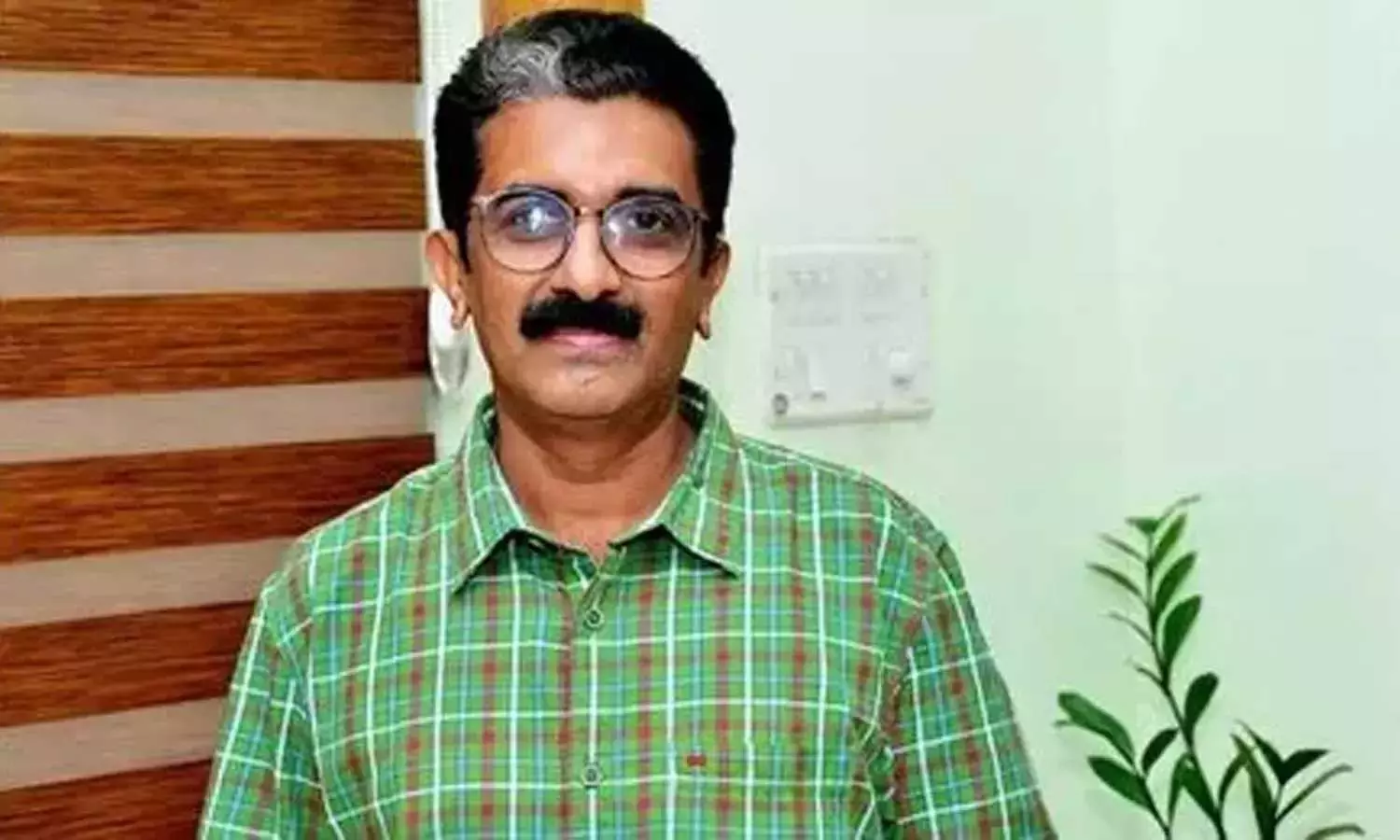 നവീൻ ബാബുവിന്റെ  മരണം;  സിബിഐ അന്വേഷണം ആവശ്യപ്പെട്ടുള്ള കുടുംബത്തിൻറെ ഹരജി ഇന്ന് വീണ്ടും പരിഗണിക്കും