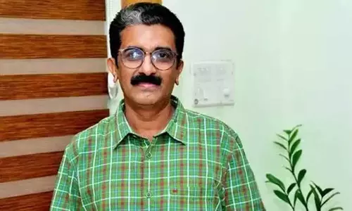 നവീൻ ബാബുവിന്റെ മരണം; സിബിഐ അന്വേഷണം ആവശ്യപ്പെട്ടുള്ള കുടുംബത്തിൻറെ ഹരജി ഇന്ന് വീണ്ടും പരിഗണിക്കും നവീൻ ബാബുവിന്റെ മരണം; സിബിഐ അന്വേഷണം ആവശ്യപ്പെട്ടുള്ള കുടുംബത്തിൻറെ ഹരജി ഇന്ന് വീണ്ടും പരിഗണിക്കും