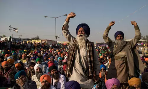 സമരം  ശക്തമാക്കി കർഷകർ; പഞ്ചാബിൽ നിന്നും ഡൽഹിയിലേക്ക് മാർച്ച്