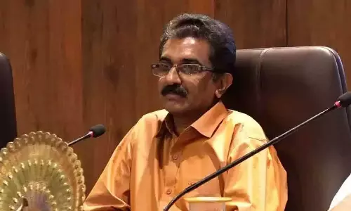 നവീൻ ബാബുവിന്റെ മരണം; കേസ് പക്ഷപാതമെന്നതിന് തെളിവ് ഹാജരാക്കണം, കുടുംബത്തോട് കോടതി