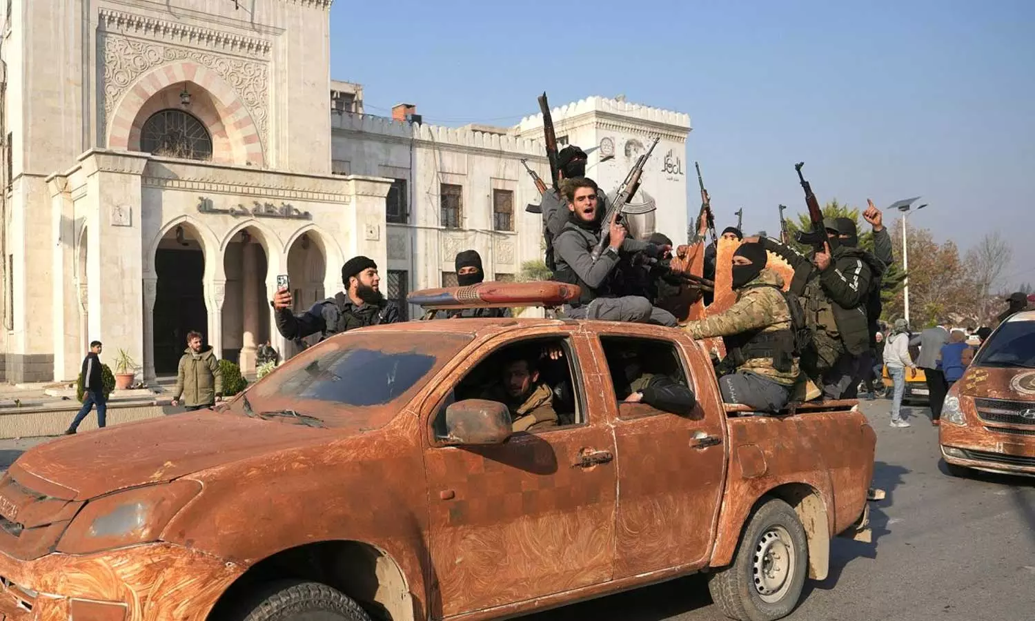 Syrian rebels advance towards the capital Damascus after capturing the cities of Aleppo and Hama, the rebel group has reached the outskirts of the city of Homs, Syria tension, Syria civil war 2024, Syria rebels, HTS, Syrian rebels advance towards the capital Damascus after capturing the cities of Aleppo and Hama, the rebel group has reached the outskirts of the city of Homs, Syria tension, Syria civil war 2024, Syria rebels, HTS,