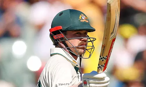 അടിച്ചുതകർത്ത് ഹെഡ്; അഡലൈഡ് ടെസ്റ്റിൽ ലീഡുമായി ഓസീസ് അടിച്ചുതകർത്ത് ഹെഡ്; അഡലൈഡ് ടെസ്റ്റിൽ ലീഡുമായി ഓസീസ്