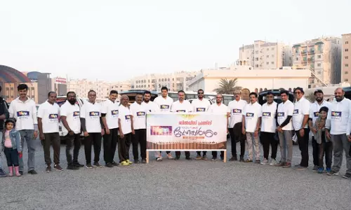 Bilqees friends provided food kits in the desert Bilqees friends provided food kits in the desert