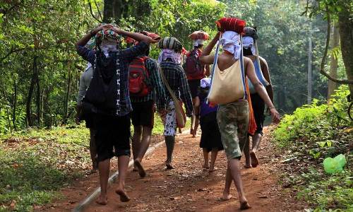 Vehicle carrying Sabarimala pilgrims overturns in Kottayam; 15 injured