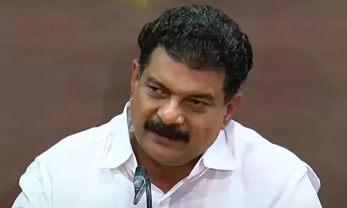 55 കിലോ ഭാരമുള്ളയാൾ ആ കയറിൽ എങ്ങനെ തൂങ്ങും?; എഡിഎമ്മിന്റെ മരണം, ദുരൂഹതയെന്ന് അൻവർ