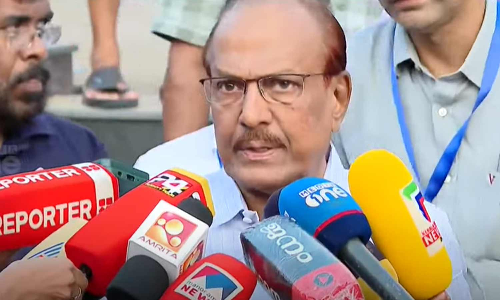 മുനമ്പം വിഷയം; സാദിഖലി തങ്ങൾ പറഞ്ഞതാണ് ലീഗ് നിലപാട്, പാർട്ടിയാകാൻ ആരും ശ്രമിക്കേണ്ടെന്ന് പി.കെ കുഞ്ഞാലിക്കുട്ടി