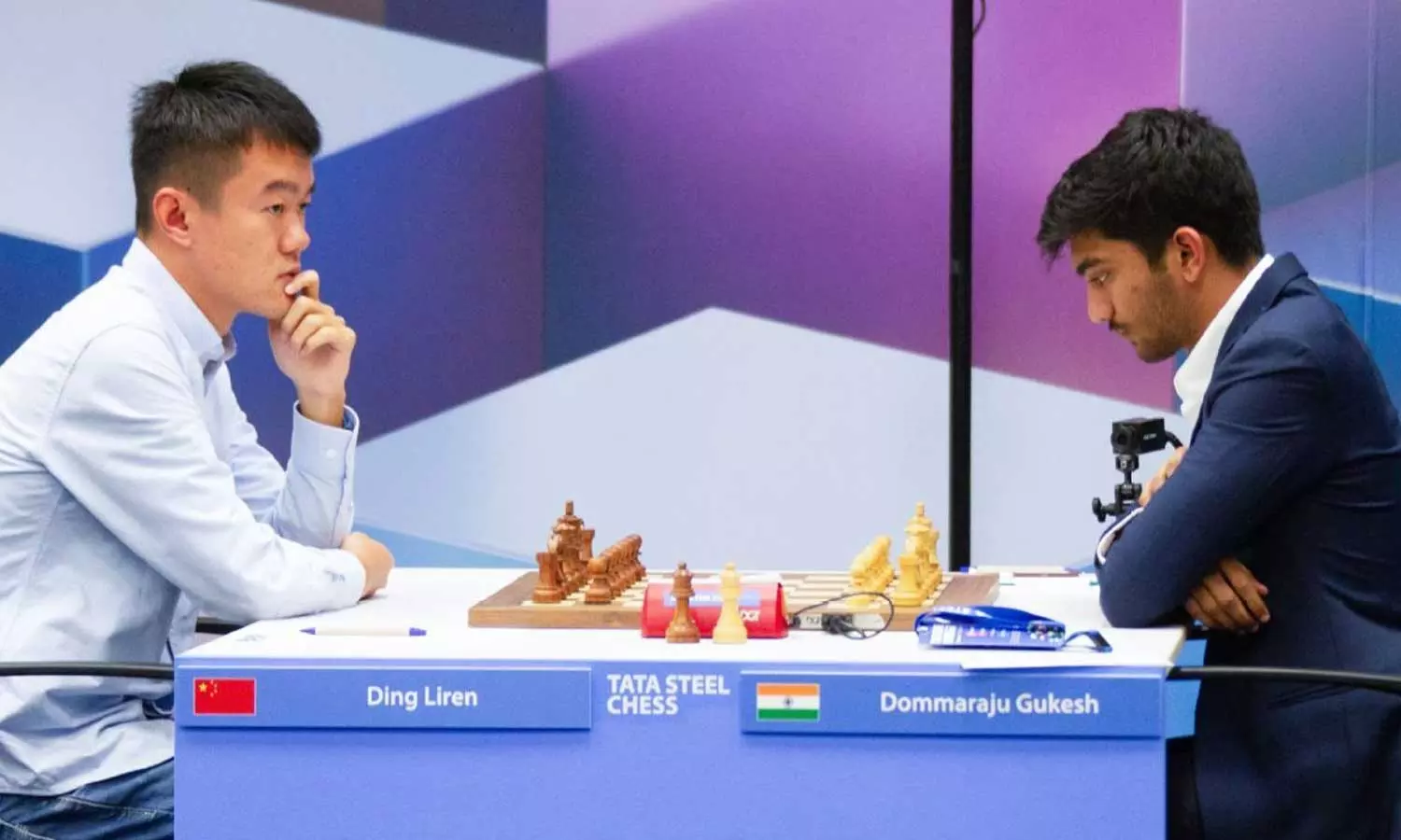 12-ാം ഗെയിം കൈവിട്ട് ഗുകേഷ്; ഒപ്പത്തിനൊപ്പമെത്തി ഡിങ് ലിറൻ