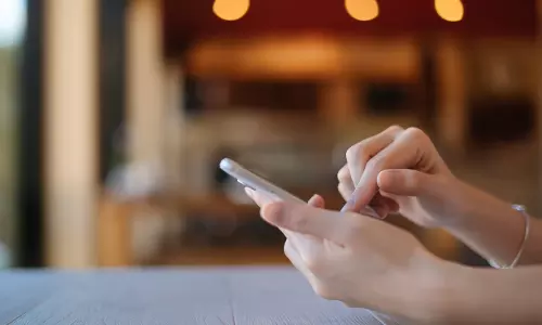 In China, a woman won 10,000 yuan for abstaining from phone and staying calm for 8 hours