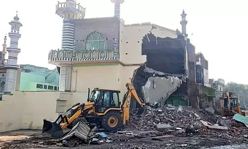 Bulldozer action against 180-year-old Noori Jama Masjid
