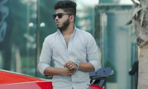 റീൽസ് ചിത്രീകരിക്കുന്നതിനിടെ വാഹനമിടിച്ച്  യുവാവിന് ദാരുണാന്ത്യം