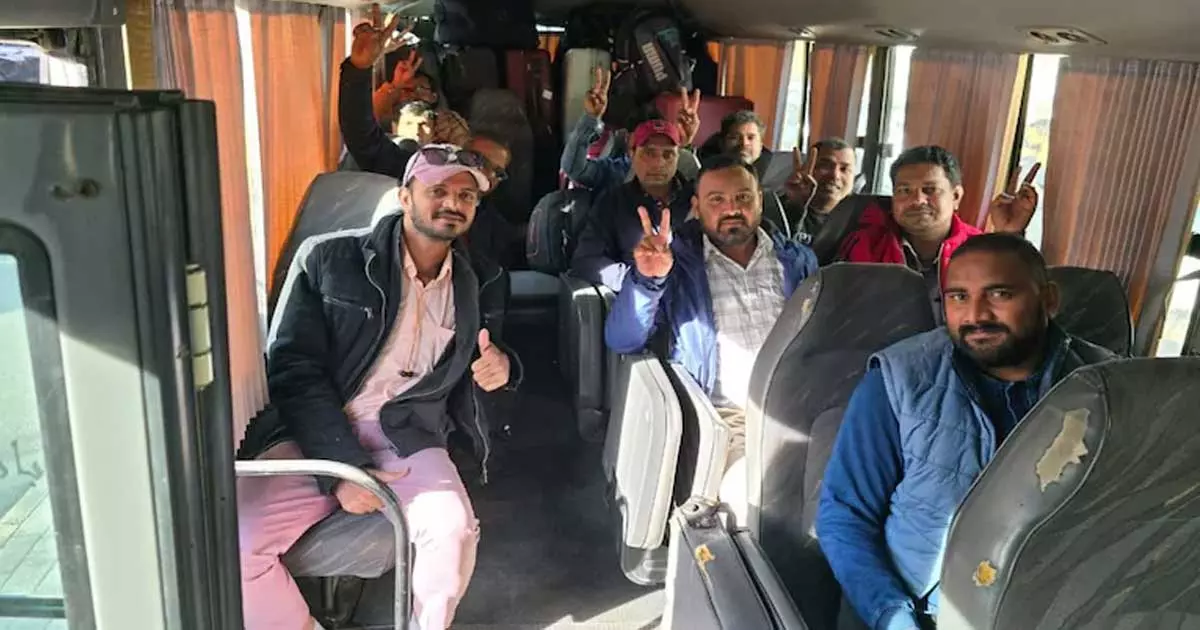 സിറിയയിൽ നിന്ന് 75 ഇന്ത്യക്കാരെ ഒഴിപ്പിച്ചു: ലെബനാൻ അതിർത്തി കടന്നതായി വിദേശകാര്യ മന്ത്രാലയം സിറിയയിൽ നിന്ന് 75 ഇന്ത്യക്കാരെ ഒഴിപ്പിച്ചു: ലെബനാൻ അതിർത്തി കടന്നതായി വിദേശകാര്യ മന്ത്രാലയം