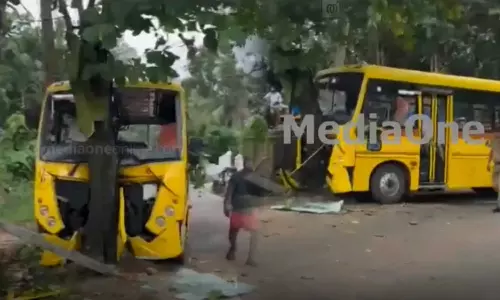 12 children injured after School bus crashes into tree in Thiruvananthapuram