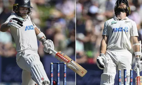 Do you have bad luck like this; Williamson accidentally got out in Test against England-Video