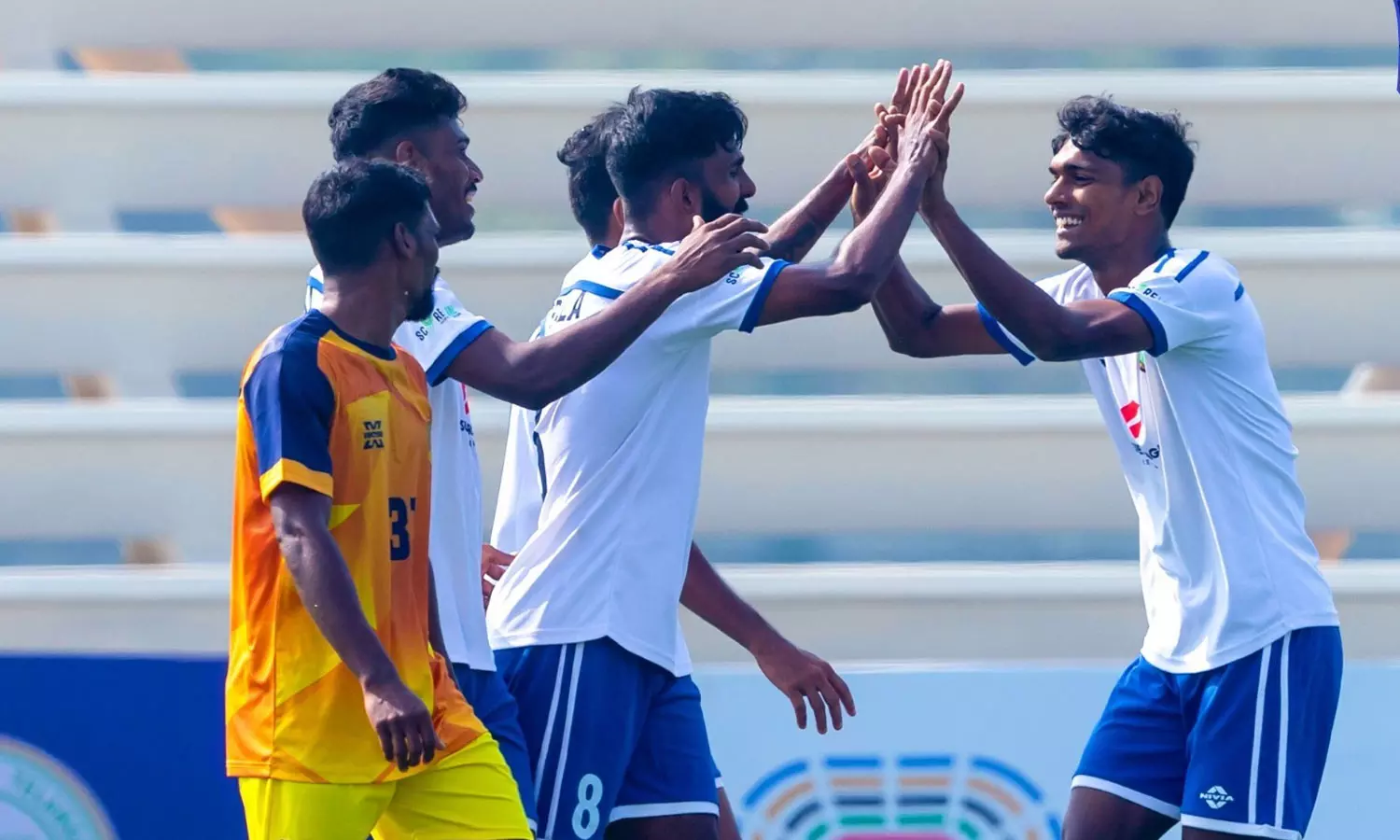 സന്തോഷ് ട്രോഫി; ത്രില്ലര് പോരില് ഗോവയെ വീഴ്ത്തി കേരളം സന്തോഷ് ട്രോഫി; ത്രില്ലര് പോരില് ഗോവയെ വീഴ്ത്തി കേരളം