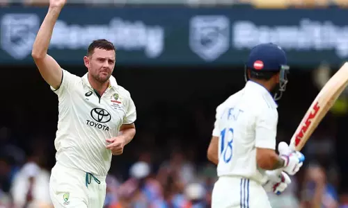 കോഹ്‌ലിയും ഗില്ലും ജയ്‌സ്വാളും പുറത്ത്; ഗാബയിൽ ഓസീസിനെതിരെ  ഇന്ത്യക്ക് ബാറ്റിങ് തകർച്ച