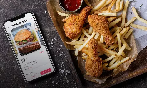 ഇന്ത്യ പകർച്ചവ്യാധിയുടെ പിടിയിൽ... സൊമാറ്റോക്കും സ്വിഗിക്കും മുന്നറിയിപ്പ്; ജങ്ക് ഫുഡ് അഡിക്ഷനെതിരെ കുറിപ്പ് ഇന്ത്യ പകർച്ചവ്യാധിയുടെ പിടിയിൽ... സൊമാറ്റോക്കും സ്വിഗിക്കും മുന്നറിയിപ്പ്; ജങ്ക് ഫുഡ് അഡിക്ഷനെതിരെ കുറിപ്പ്