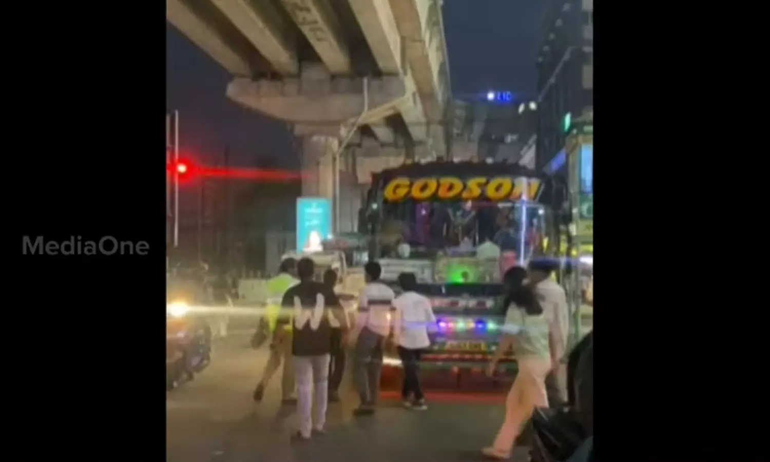 SFI activists stopped the private bus SFI activists stopped the private bus