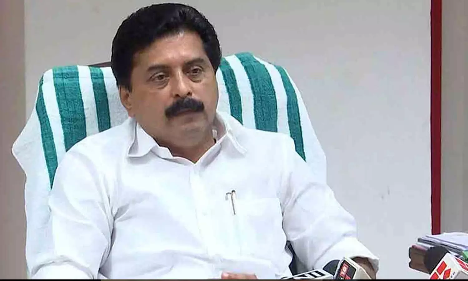 പാട്ടക്കരാറിന്റെ പുറത്തുള്ള കേരളത്തിന്റെ ഒരിഞ്ച് ഭൂമി പോലും വിട്ടുകൊടുക്കില്ല: മന്ത്രി റോഷി അഗസ്റ്റിൻ പാട്ടക്കരാറിന്റെ പുറത്തുള്ള കേരളത്തിന്റെ ഒരിഞ്ച് ഭൂമി പോലും വിട്ടുകൊടുക്കില്ല: മന്ത്രി റോഷി അഗസ്റ്റിൻ