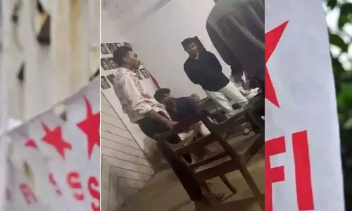 എസ്എഫ്ഐ യൂണിവേഴ്സിറ്റി കോളജ് യൂണിറ്റ് കമ്മിറ്റി പിരിച്ചുവിടാൻ സിപിഎം നിർദേശം എസ്എഫ്ഐ യൂണിവേഴ്സിറ്റി കോളജ് യൂണിറ്റ് കമ്മിറ്റി പിരിച്ചുവിടാൻ സിപിഎം നിർദേശം