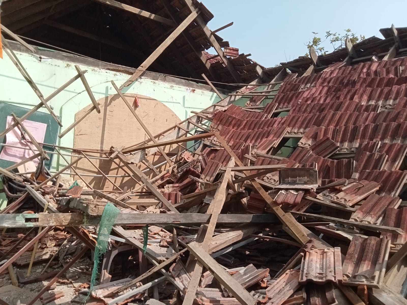 school building demolish